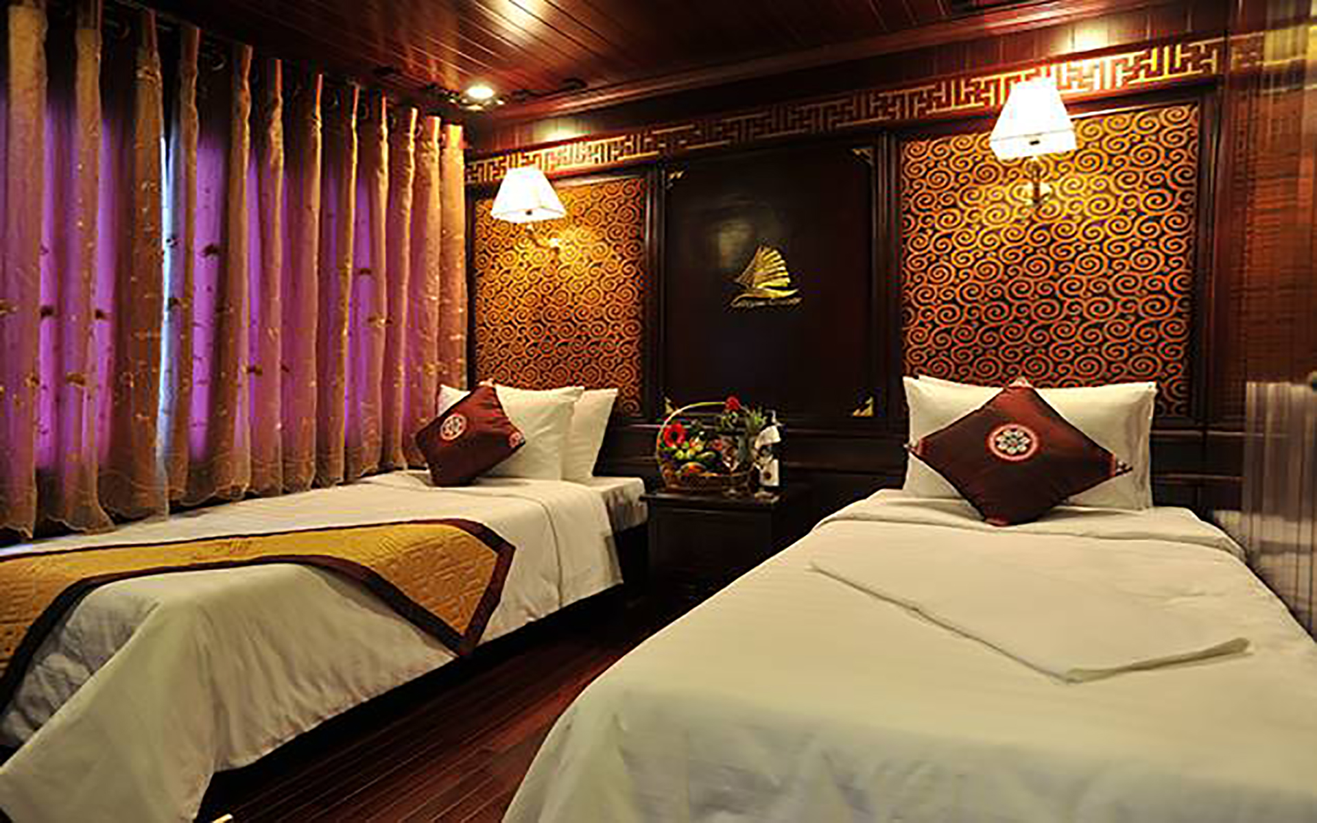 Twin cabin ce9a9