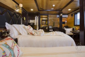 Hera Family Suite Connecting Door