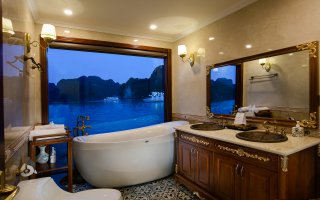 Royal Suite Bathroom