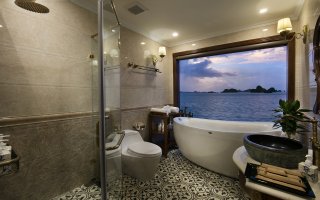 Signature Suite Bathroom