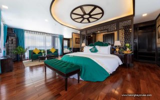 Queen Regent Suite