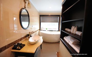 Triple room bathroom