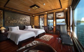 Perla Dawn Sails Cruise