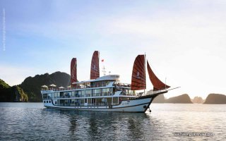 Perla Dawn Sails Cruise