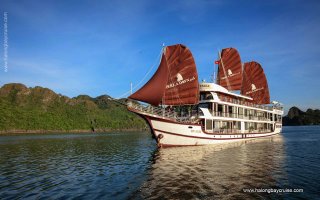 Perla Dawn Sails Cruise