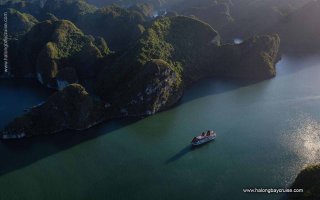 Perla Dawn Sails Cruise