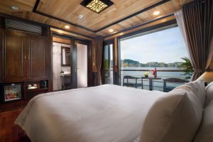 Perla Dawn Sails Cruise