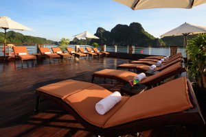Perla Dawn Sails Cruise