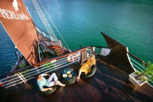 Perla Dawn Sails Cruise