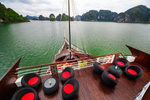 Perla Dawn Sails Cruise