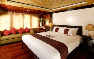 Valentine Premium cabin