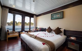 Pelican Cruise