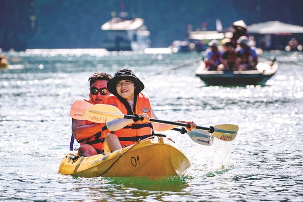 Visiting Halong Bay from Japan: Cruise Experience & Travel Information