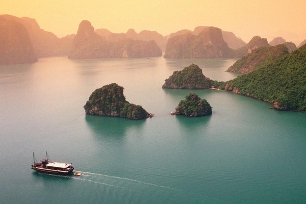 March in Halong Bay: Weather, Tips & What to Expect