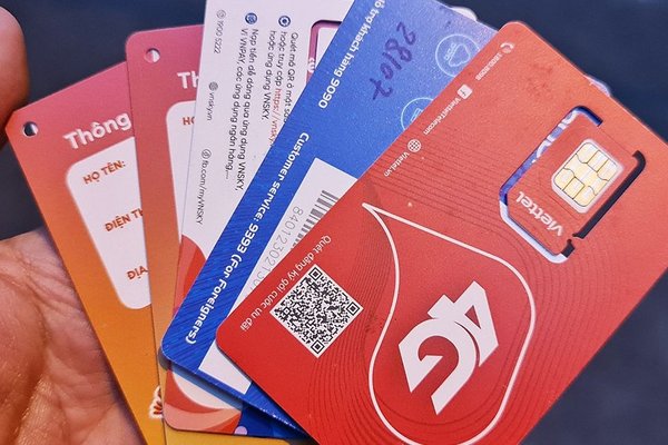 Stay Connected While Traveling in Vietnam: SIM, eSIM & Other Options