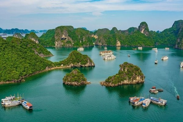 Beyond a cruise trip: Sun World, beaches, caves, viewpoints, museum, Yen Tu