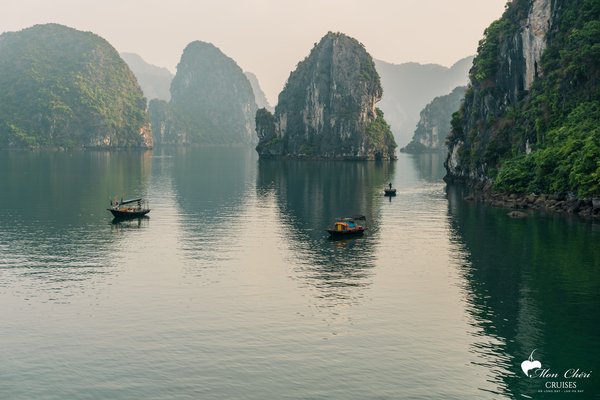 Halong Bay in December: Crisp Days and Festive Cruises