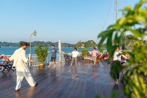 Comprehensive Halong Bay Guide for Malaysian Visitors - Transport, Visa & Cruise Tips